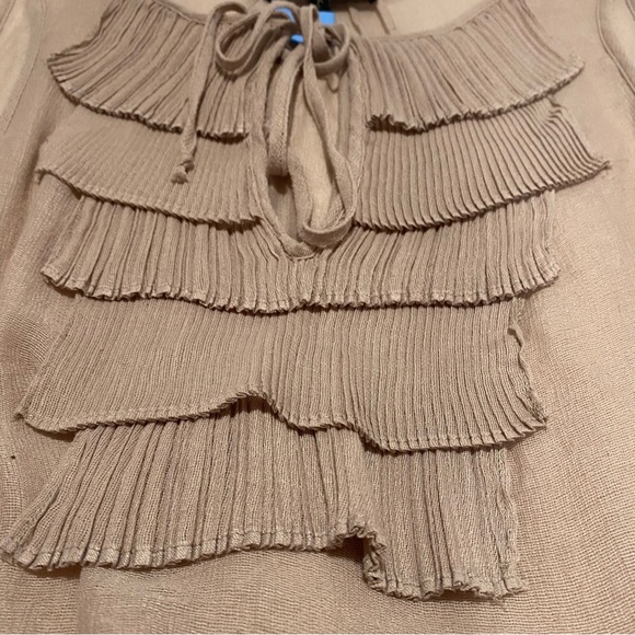 Ruffle Sleeveless Keyhole Top - Picture 2 of 9